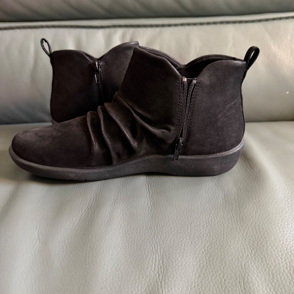 Clarks Cloudsteppers Sillian 2.0 High Black Ruched Ankle Booties Womens 8.5 M - Picture 4 of 10
